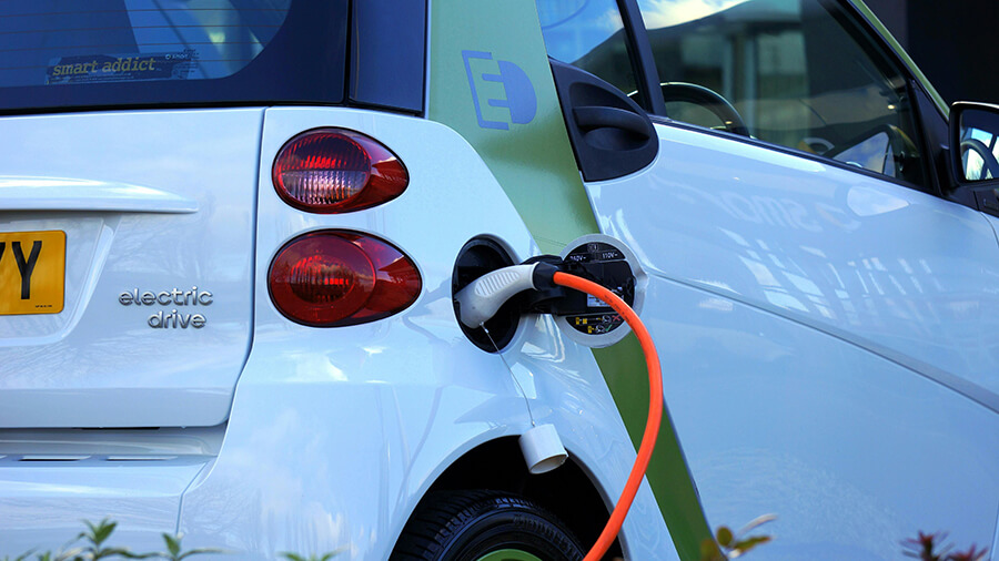 Borne de recharge pour voiture. Installateur certifié en Haute-Savoie